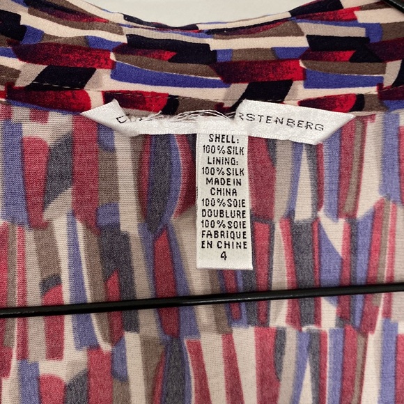 DIANE VON FURSTENBERG - Wrap dress novelty print 100% silk size 4 - Picture 2 of 5